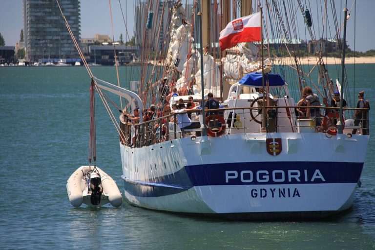 Pogoria tall ship